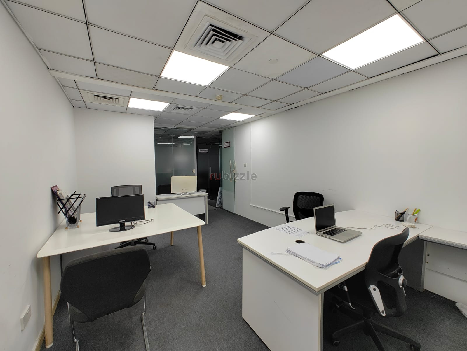 300 sqft office space available for rent in Dubai